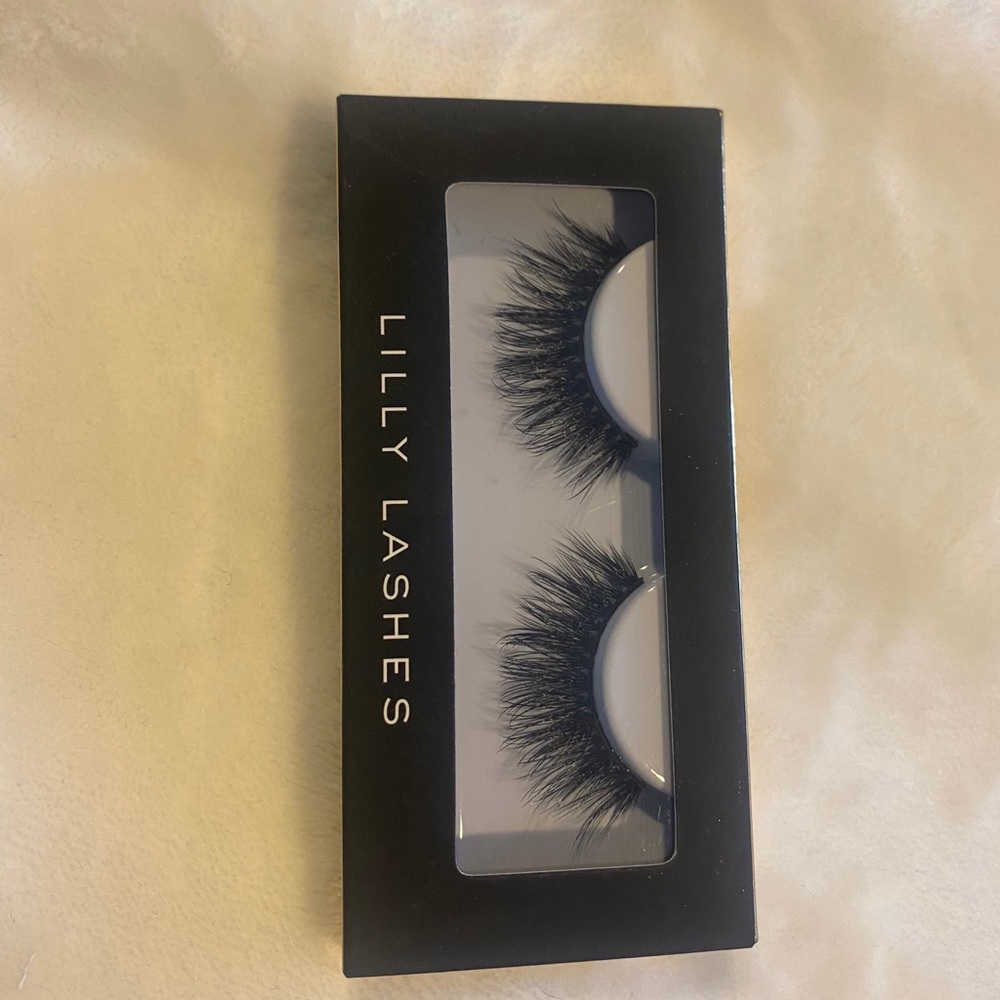 Lilly Lashes faux mink lashes style DALLAS